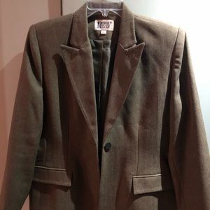 Smart blazer with stylish stitched lapels